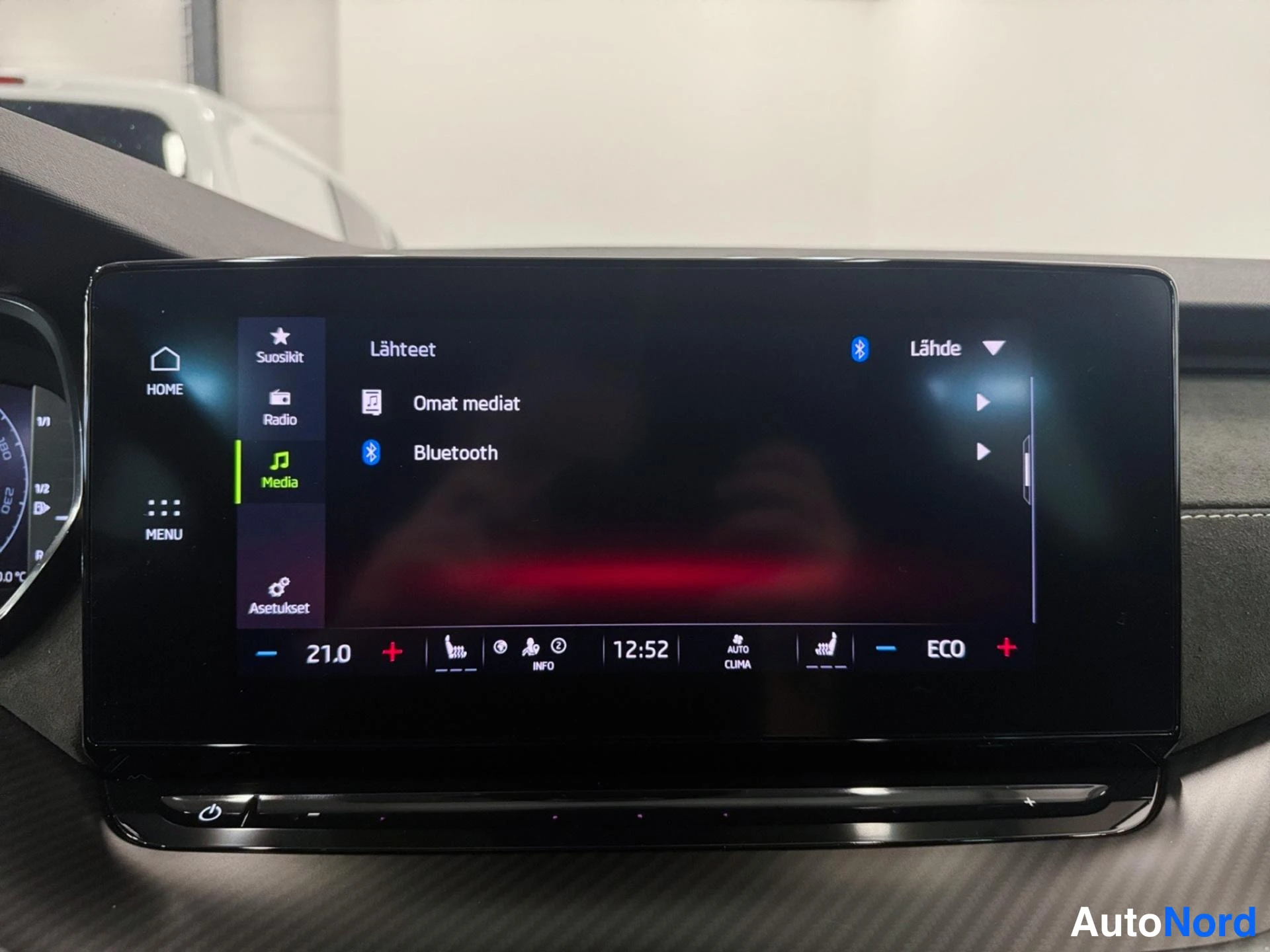 Black Skoda Octavia 2024, photo 27
