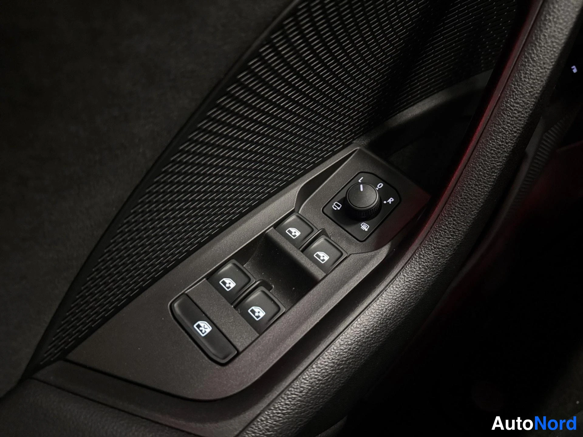 Black Skoda Octavia 2024, photo 33