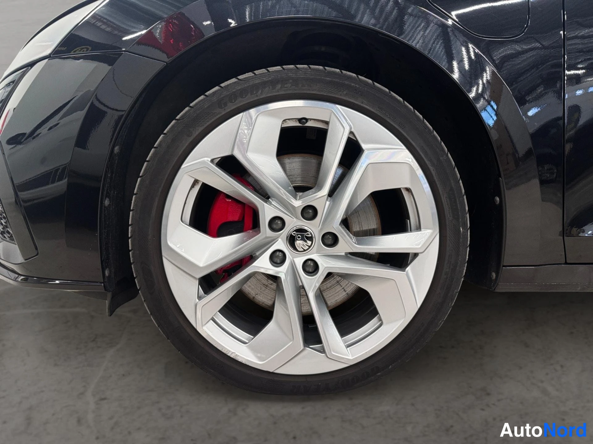 Black Skoda Octavia 2024, photo 34