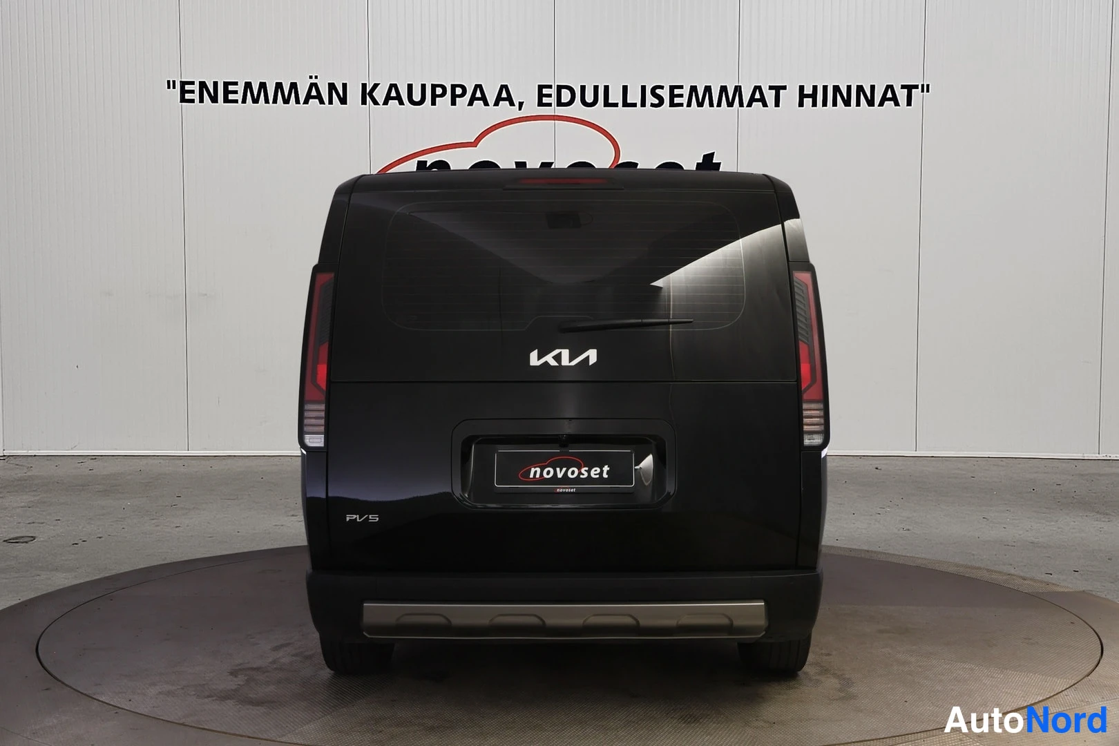 Musta KIA PV5 2026, takaa, kuva 6