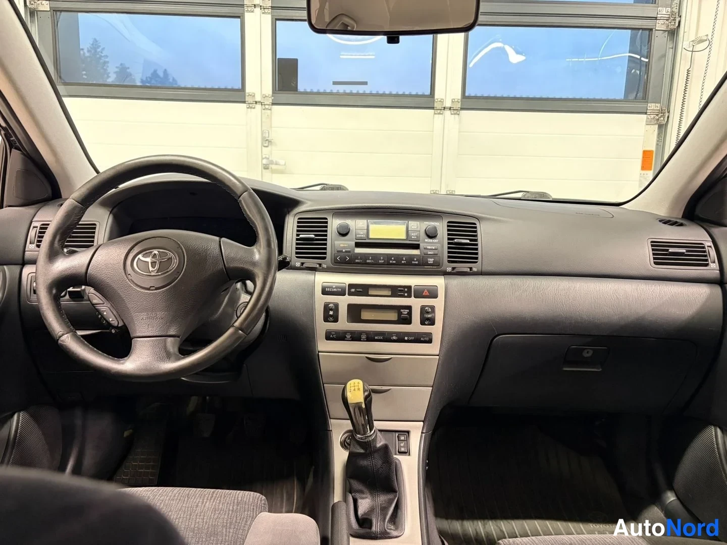 Musta Toyota Corolla 2004, yksityiskohta, kuva 12