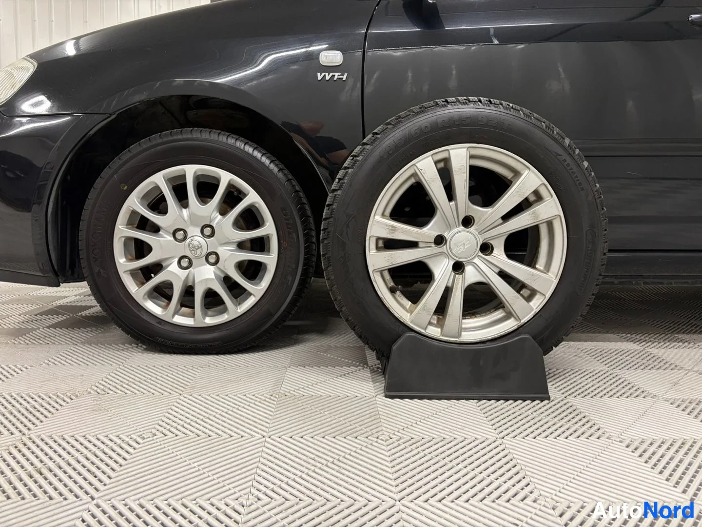 Musta Toyota Corolla 2004, kuva 14