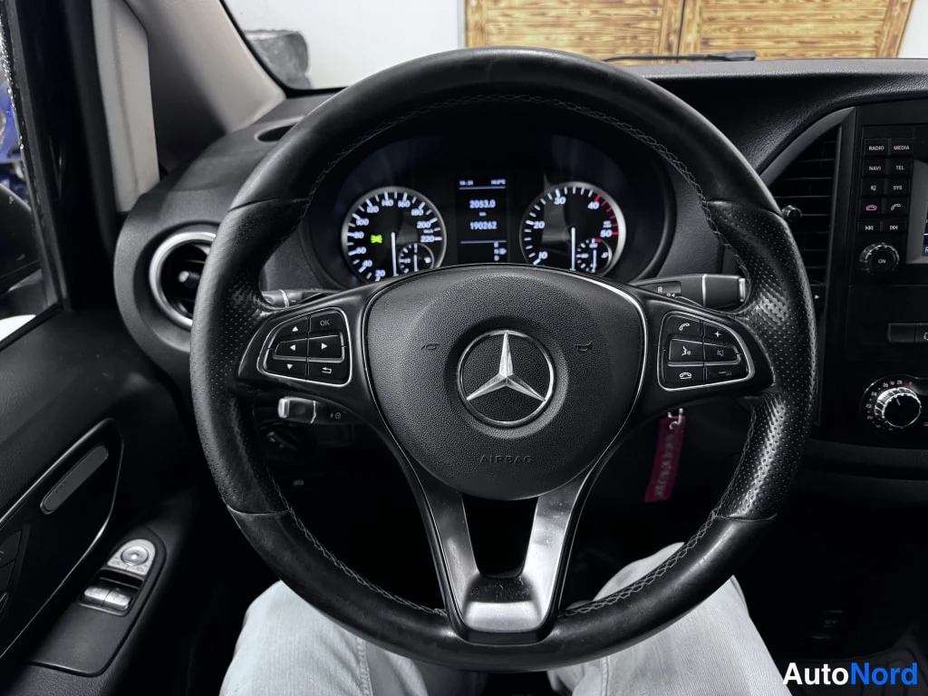 Musta Mercedes-Benz Vito 2019, kuva 12