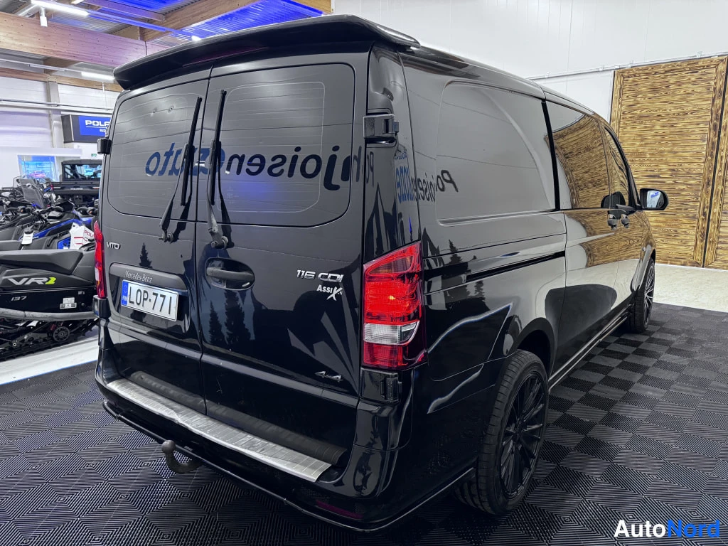 Musta Mercedes-Benz Vito 2019, takaviisto, kuva 6