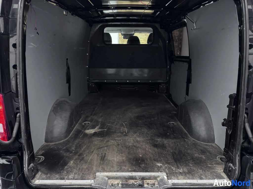Musta Mercedes-Benz Vito 2019, kuva 7