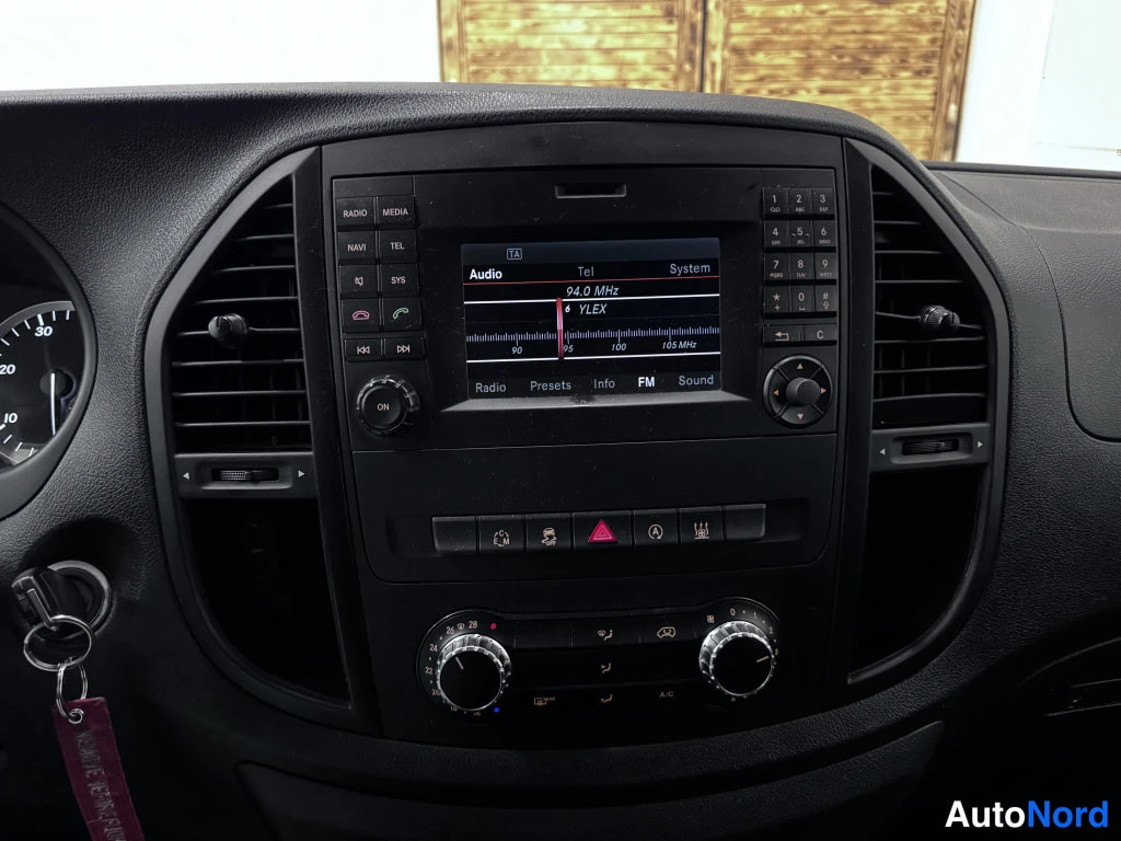 Musta Mercedes-Benz Vito 2019, kuva 11