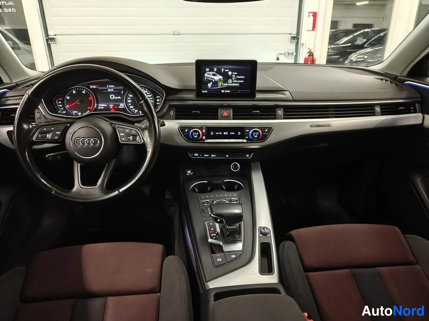Black Audi A4 Avant 2016, photo 8