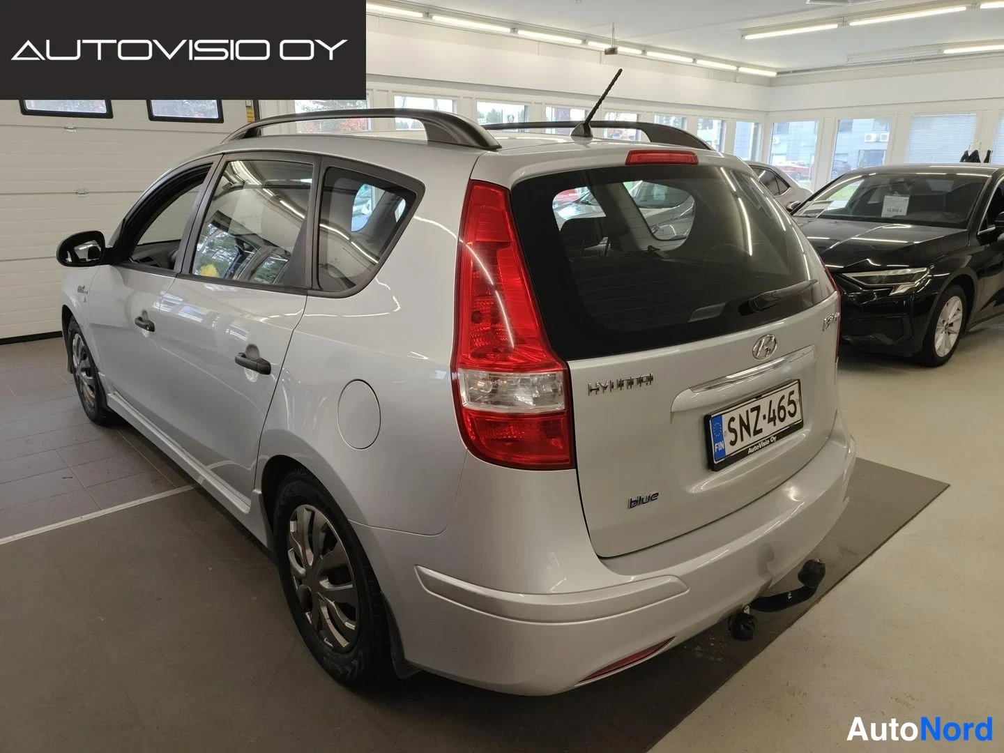Silver Hyundai i30 2011, rear three-quarter, photo 4