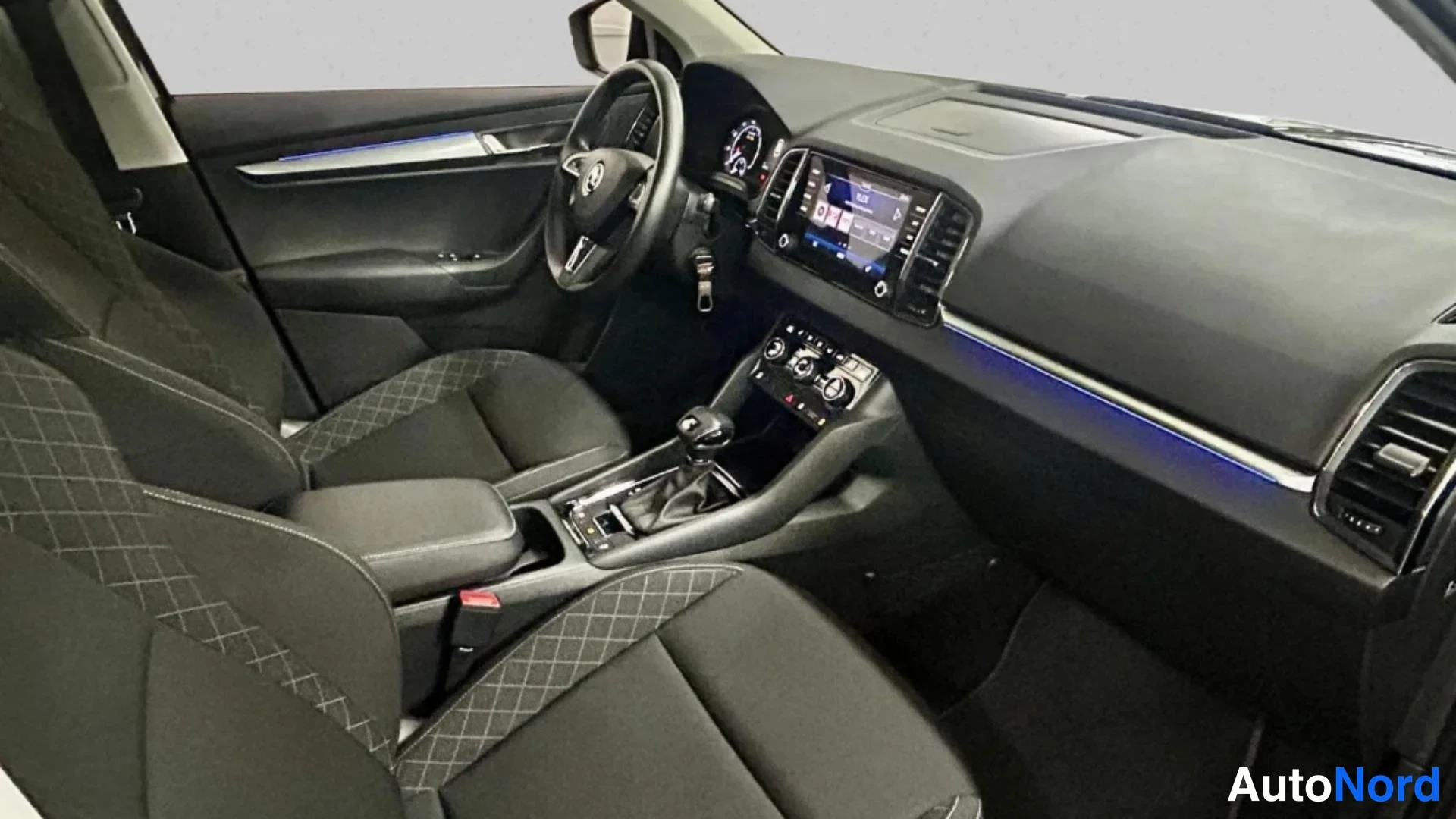 Ruskea Skoda Karoq 2019, kuva 4