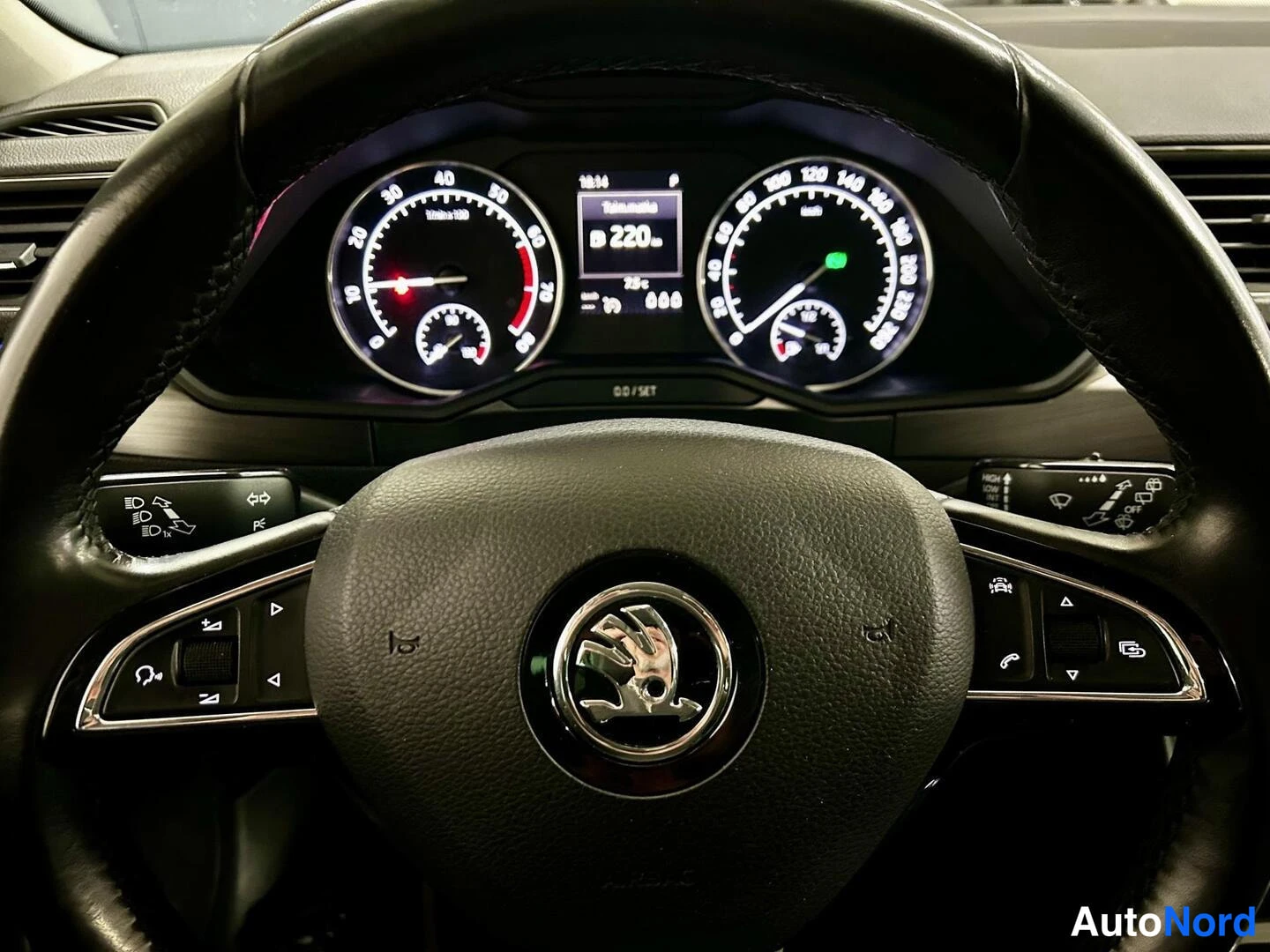 Beige Skoda Superb 2017, photo 10