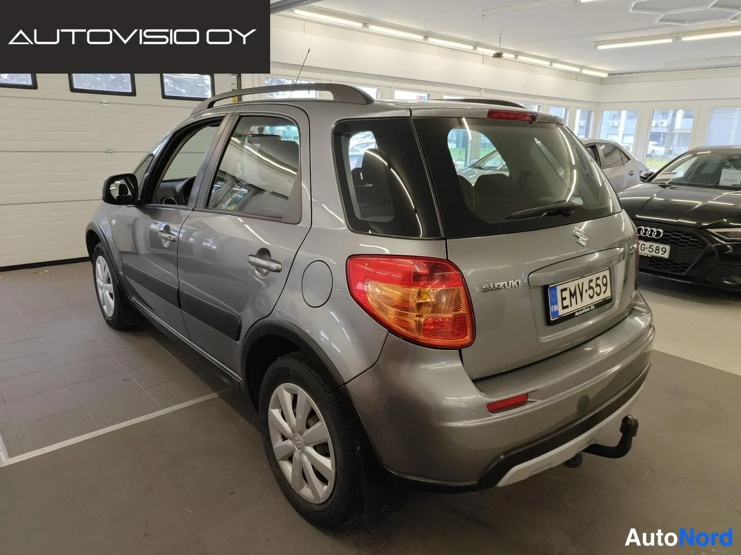 Harmaa Suzuki SX4 2014, takaviisto, kuva 4