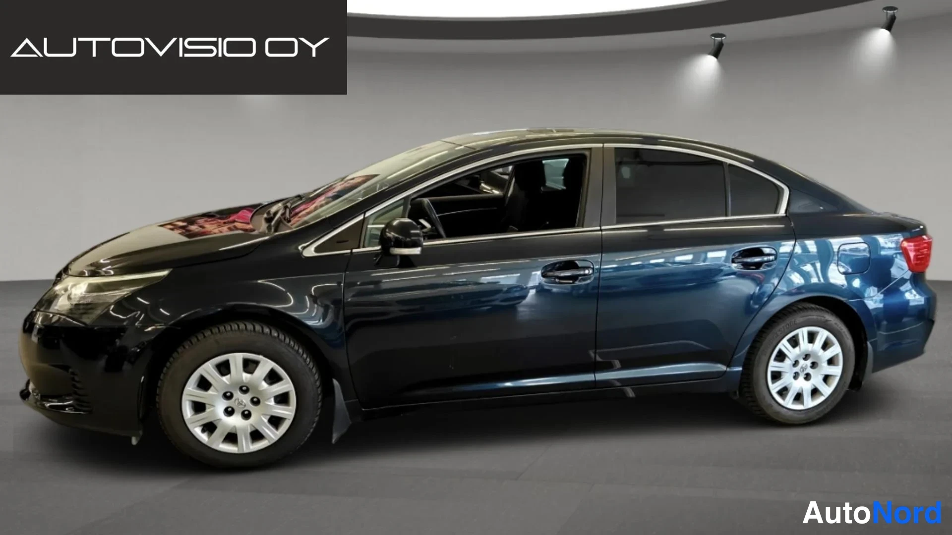 Black Toyota Avensis 2014, side, photo 3