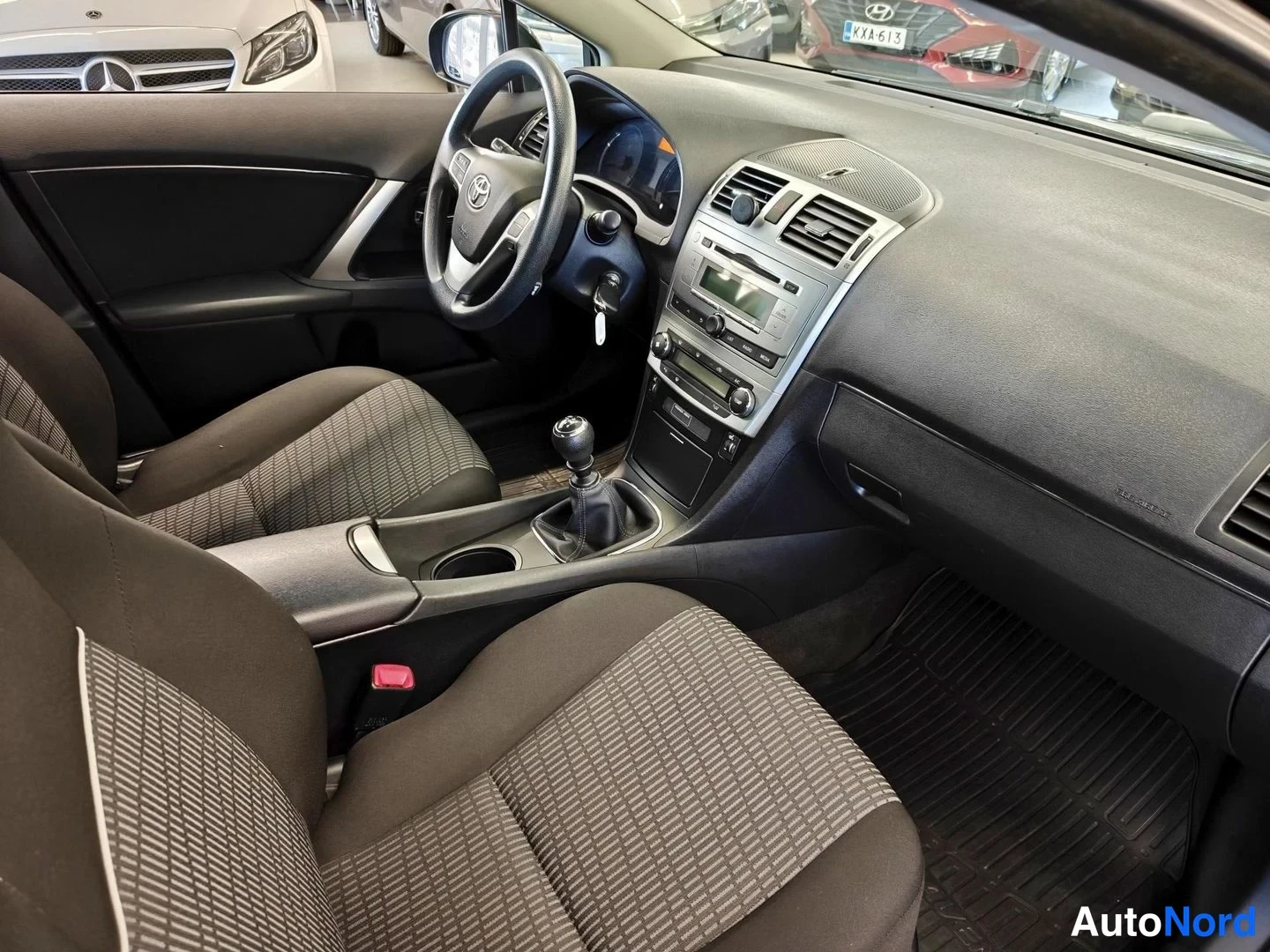 Black Toyota Avensis 2014, photo 7
