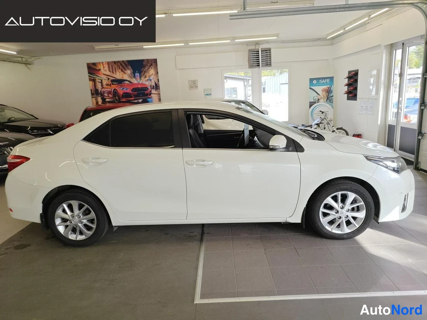 Valkoinen Toyota Corolla 2014, kuva 5