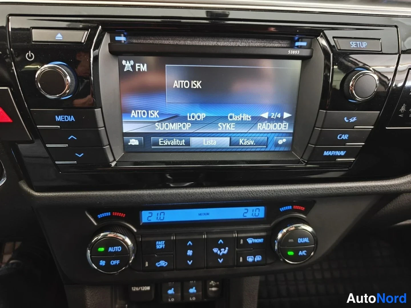 Valkoinen Toyota Corolla 2014, kuva 10
