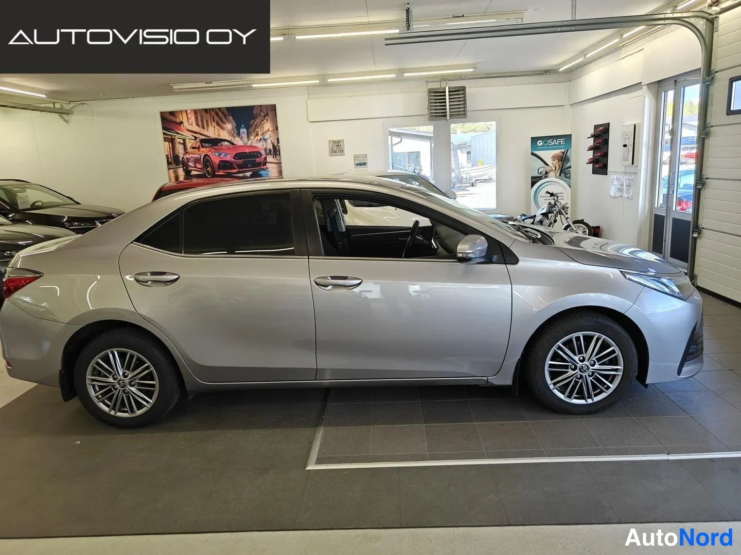 Grey Toyota Corolla 2019, side, photo 3