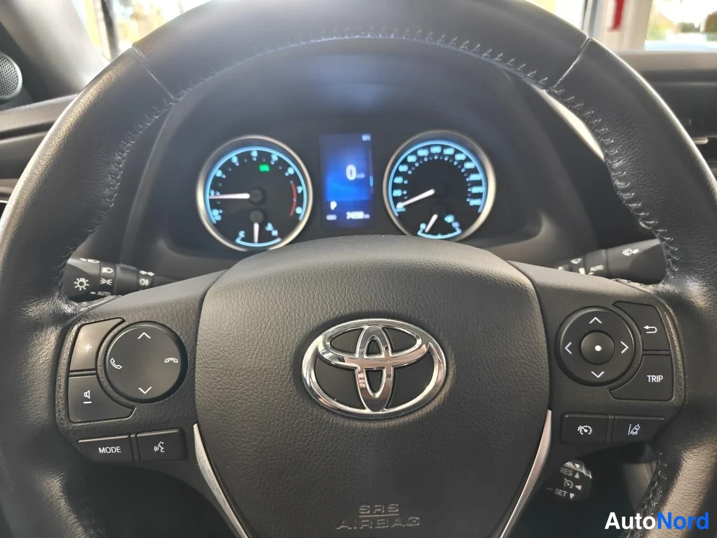 Grey Toyota Corolla 2019, detail, photo 6