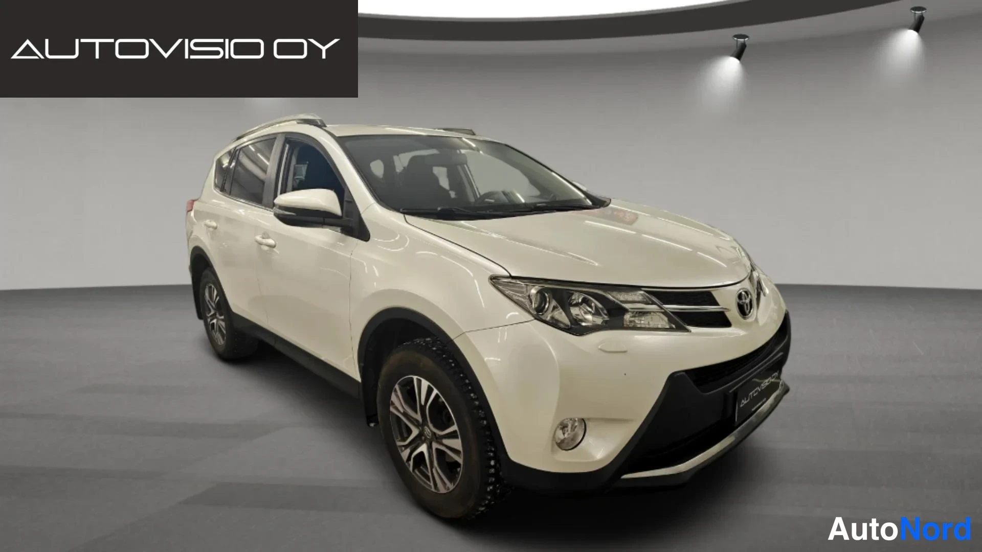 Valkoinen Toyota RAV4 2014, kuva 10