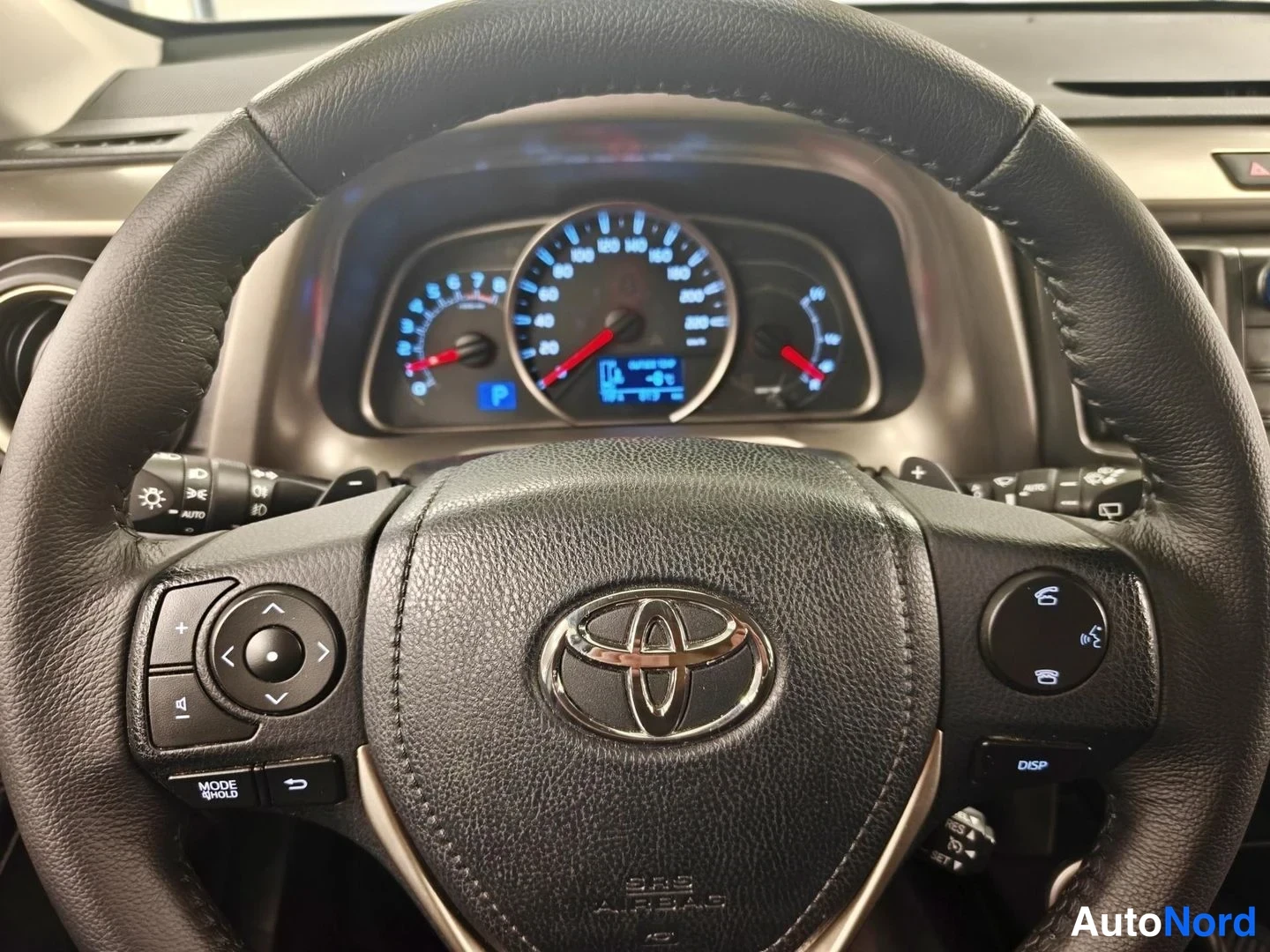Valkoinen Toyota RAV4 2014, kuva 5