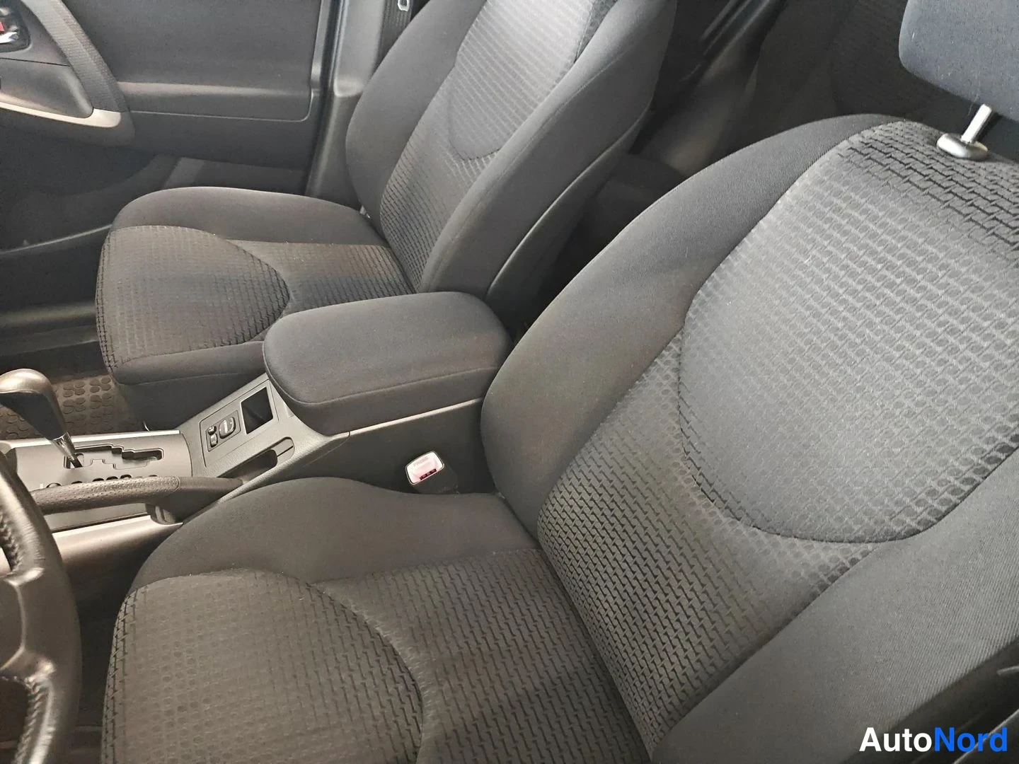 Red Toyota RAV4 2009, photo 6