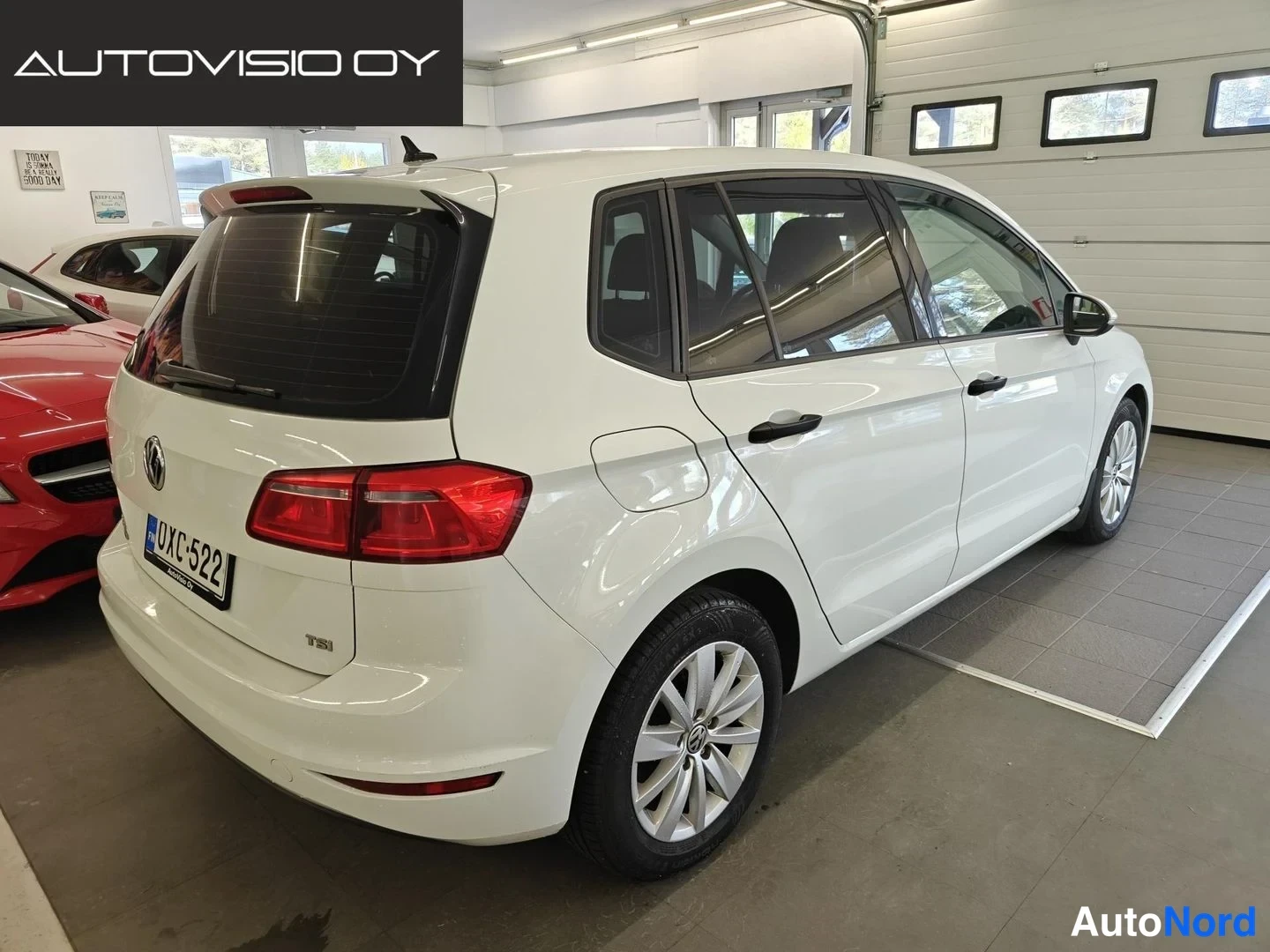 White Volkswagen Golf Sportsvan 2018, rear three-quarter, photo 5