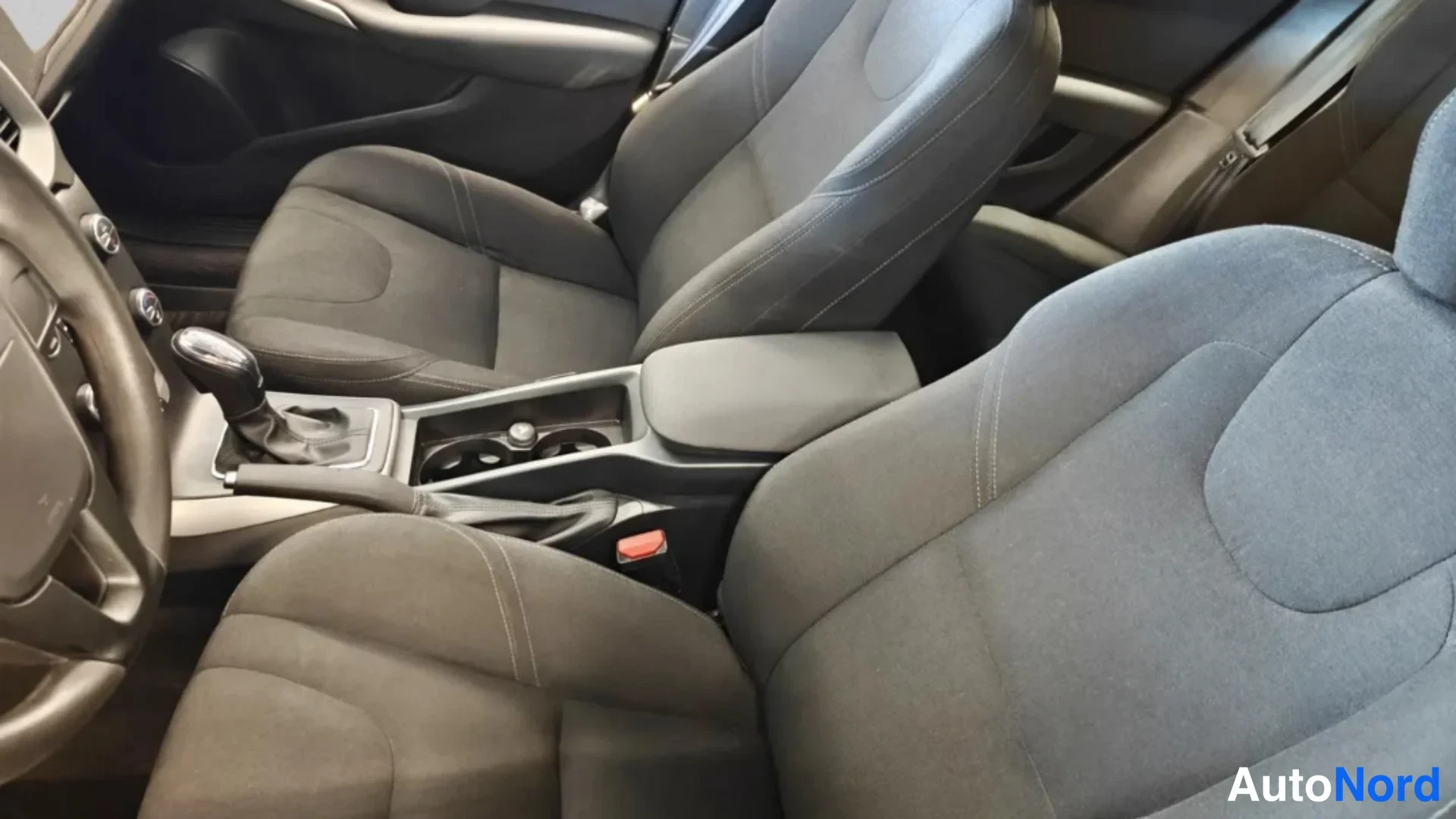 White Volvo V40 2014, photo 6