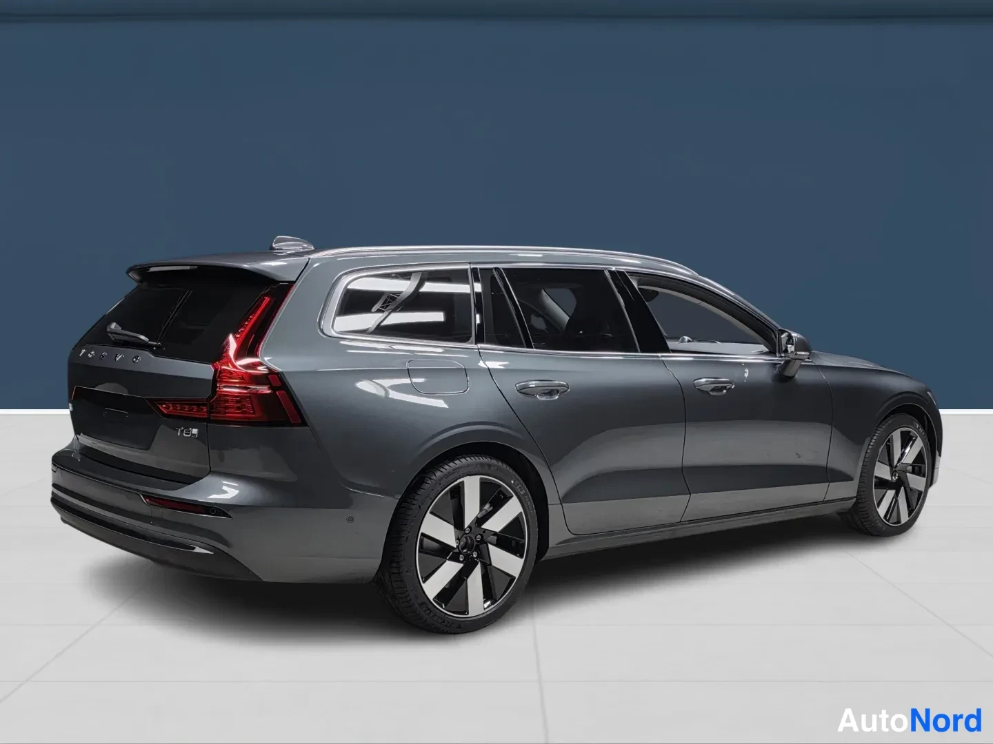 Vihreä Volvo V60 2026, takaviisto, kuva 5