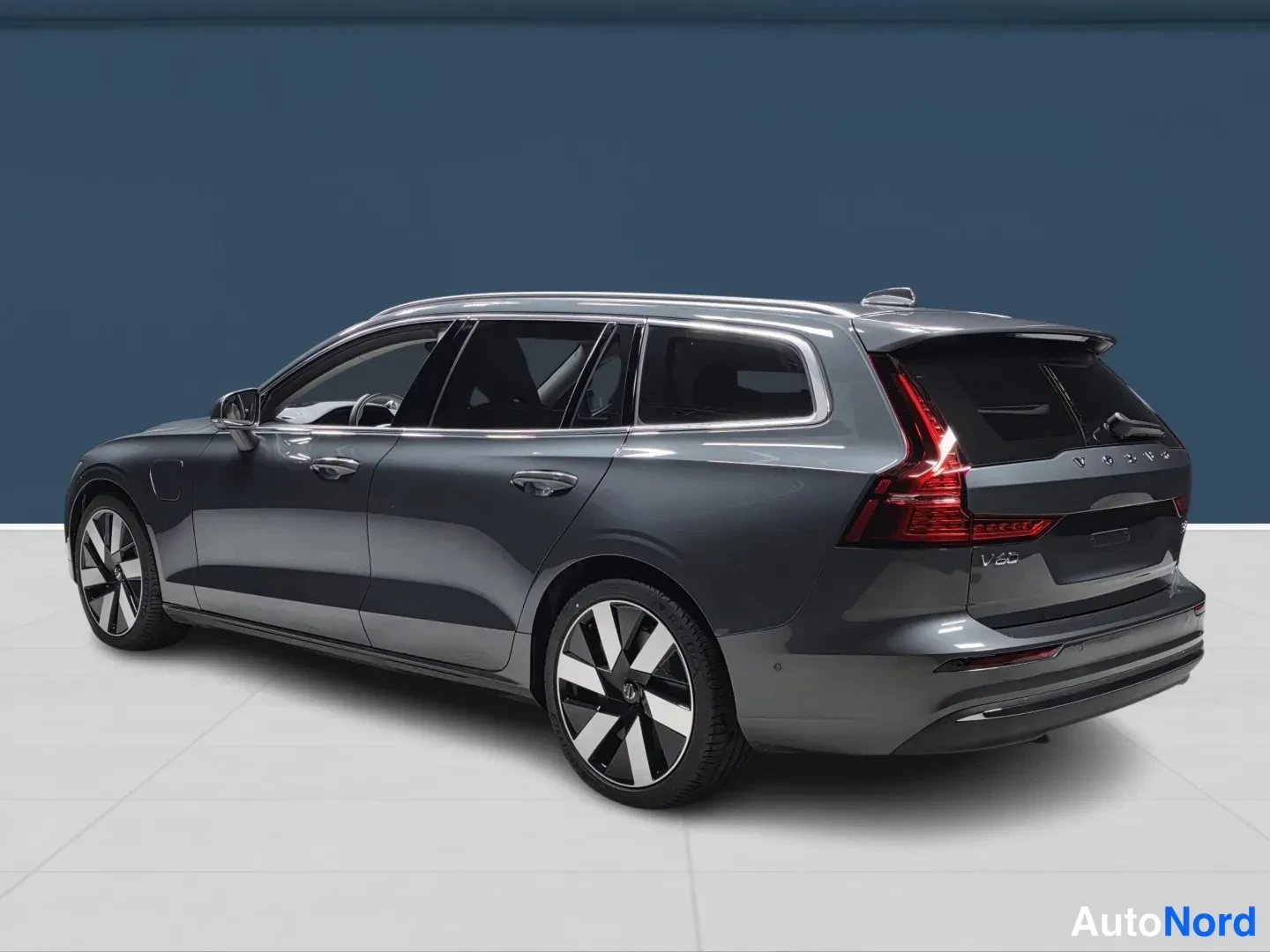 Vihreä Volvo V60 2026, takaviisto, kuva 6