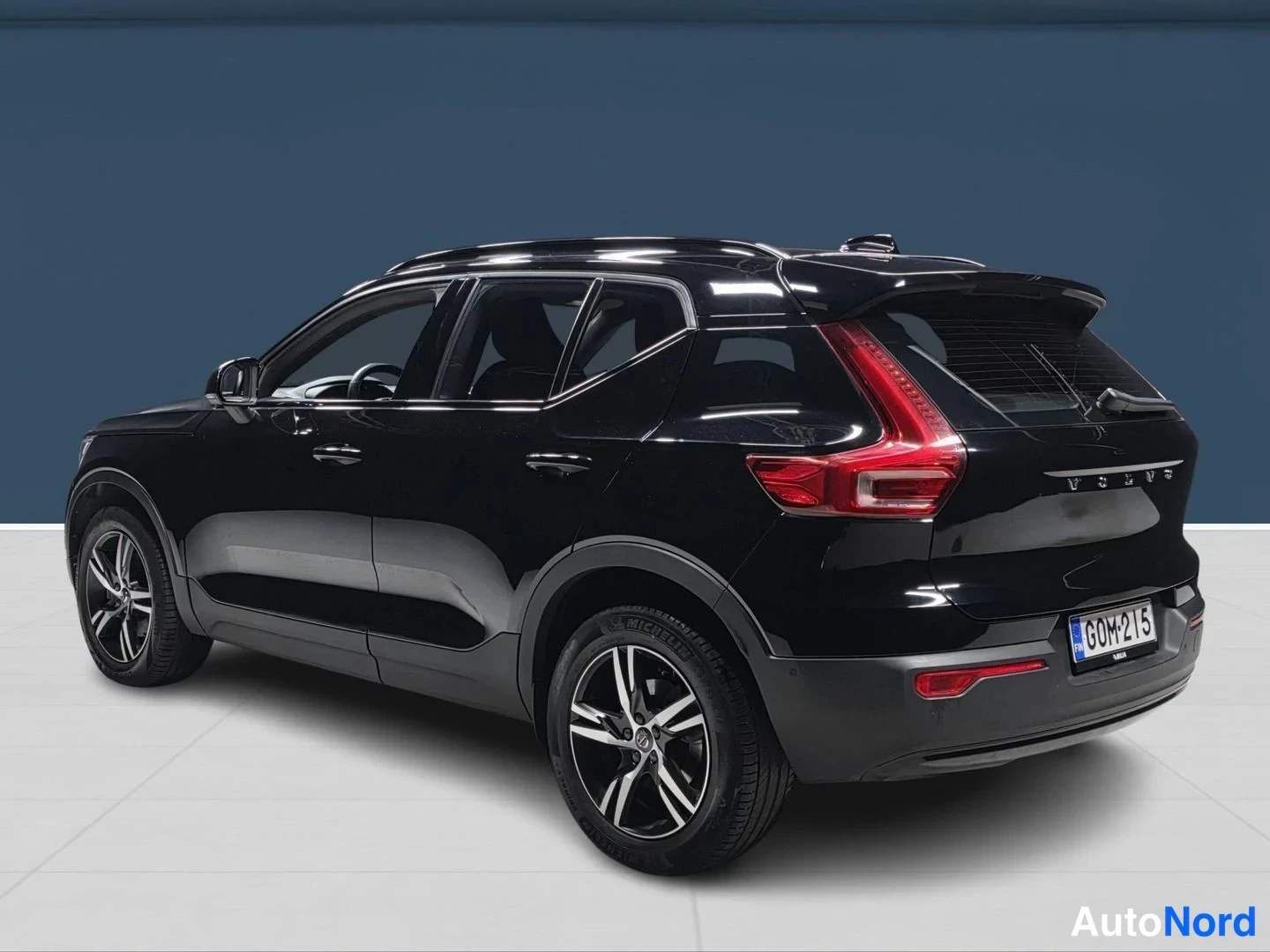 Musta Volvo XC40 2021, takaviisto, kuva 7