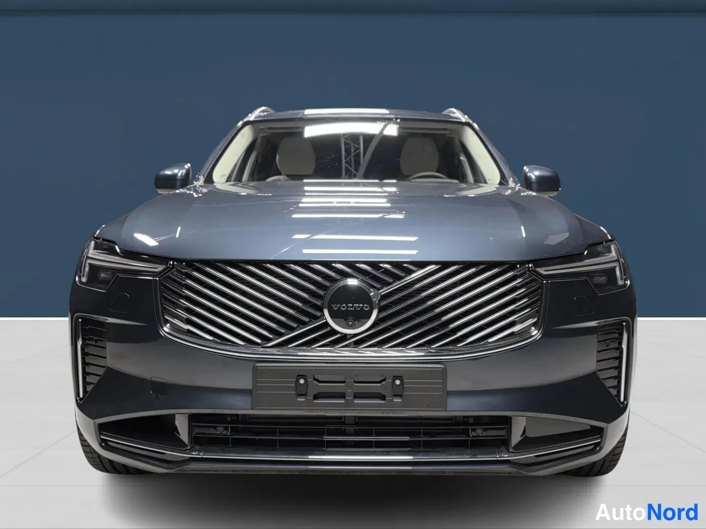 Sininen Volvo XC90 2026, edestä, kuva 4