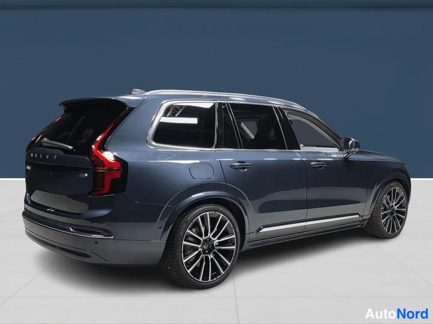 Sininen Volvo XC90 2026, takaviisto, kuva 6
