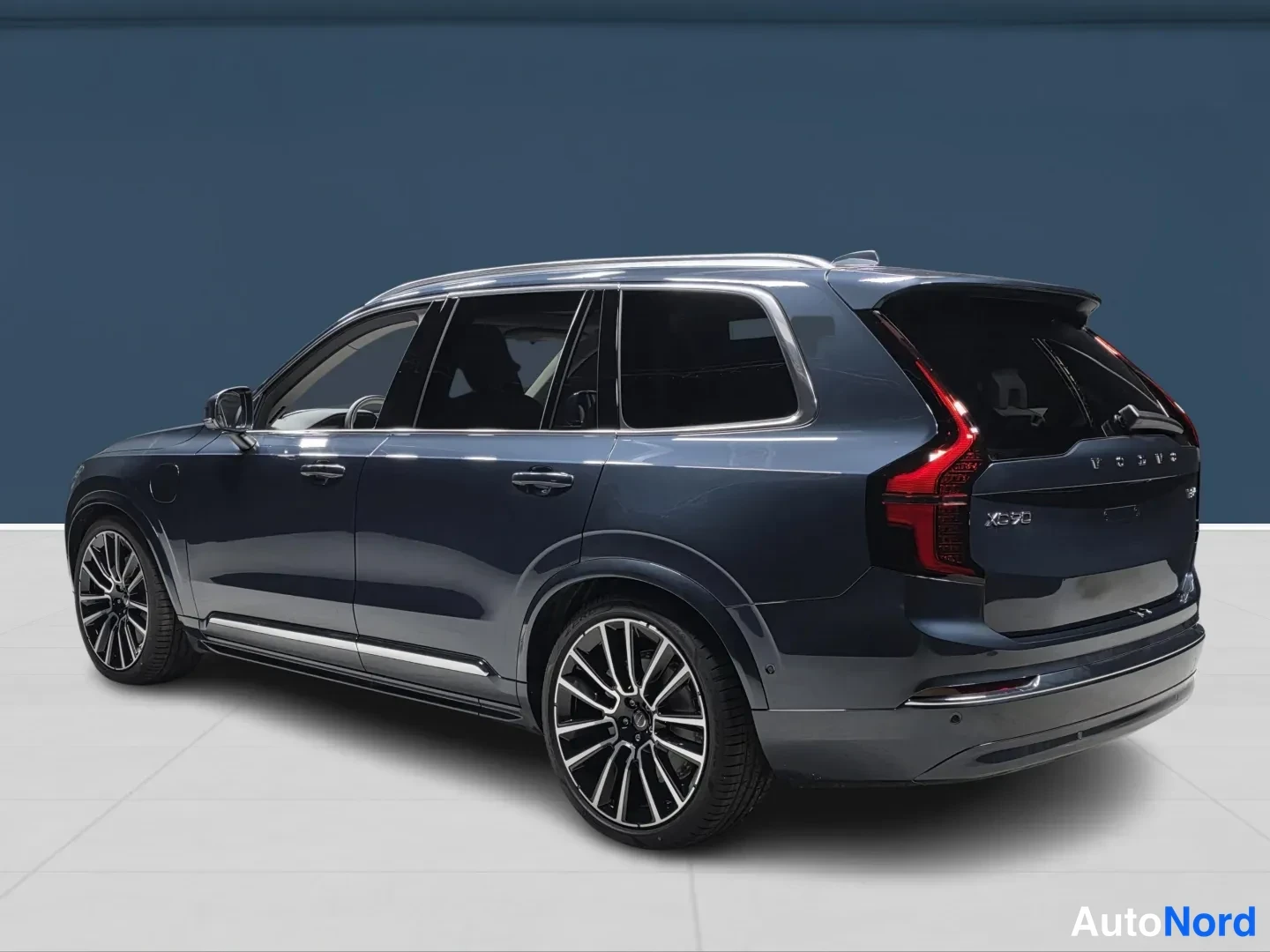 Sininen Volvo XC90 2026, takaviisto, kuva 7