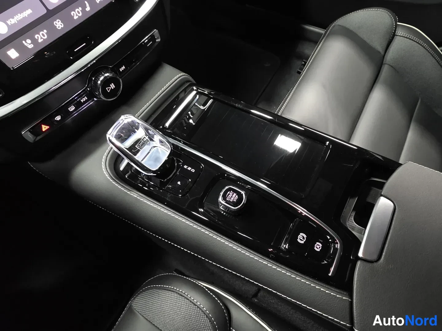Grå Volvo V60 2026, bild 15