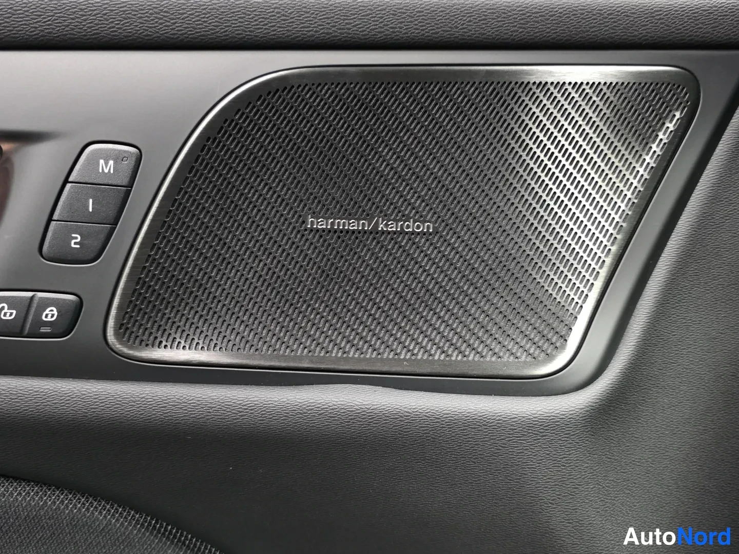 Grå Volvo V60 2026, bild 16