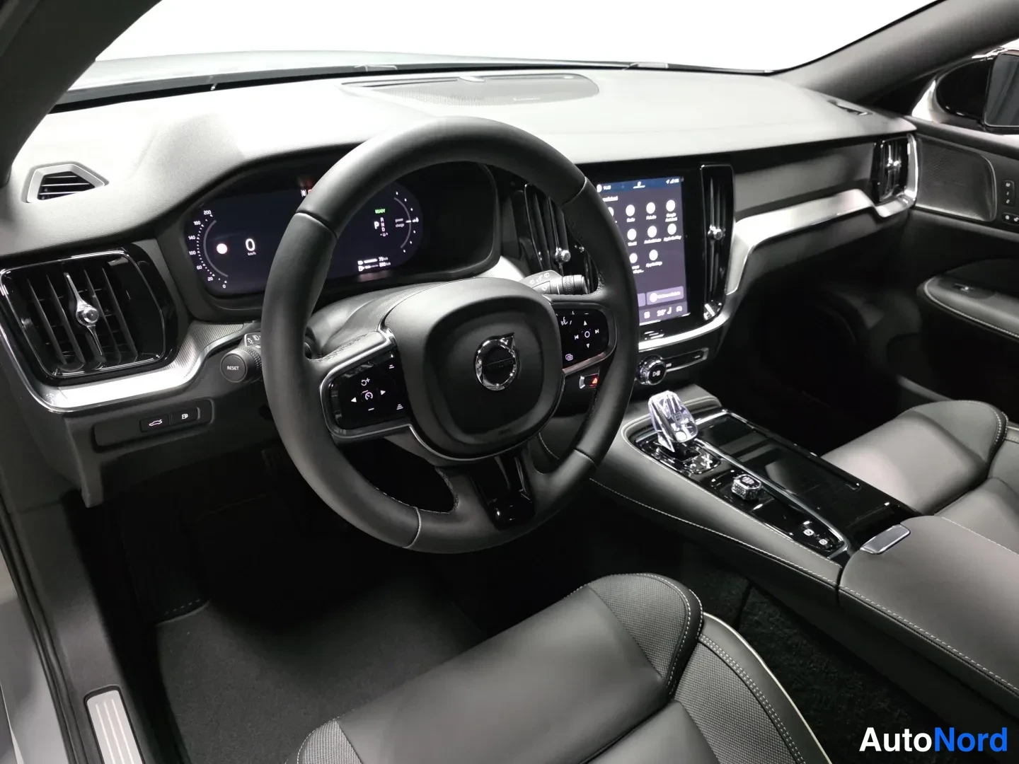 Grå Volvo V60 2026, bild 10