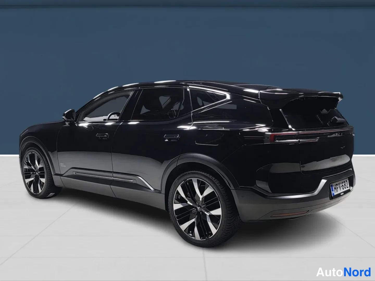 Musta Polestar 3 2024, takaviisto, kuva 5