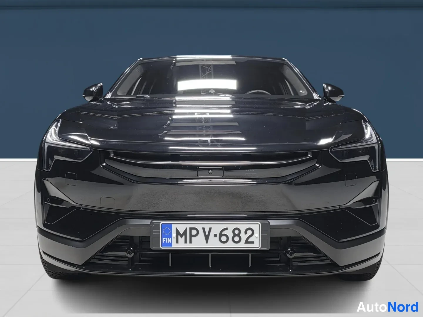Musta Polestar 3 2024, edestä, kuva 3