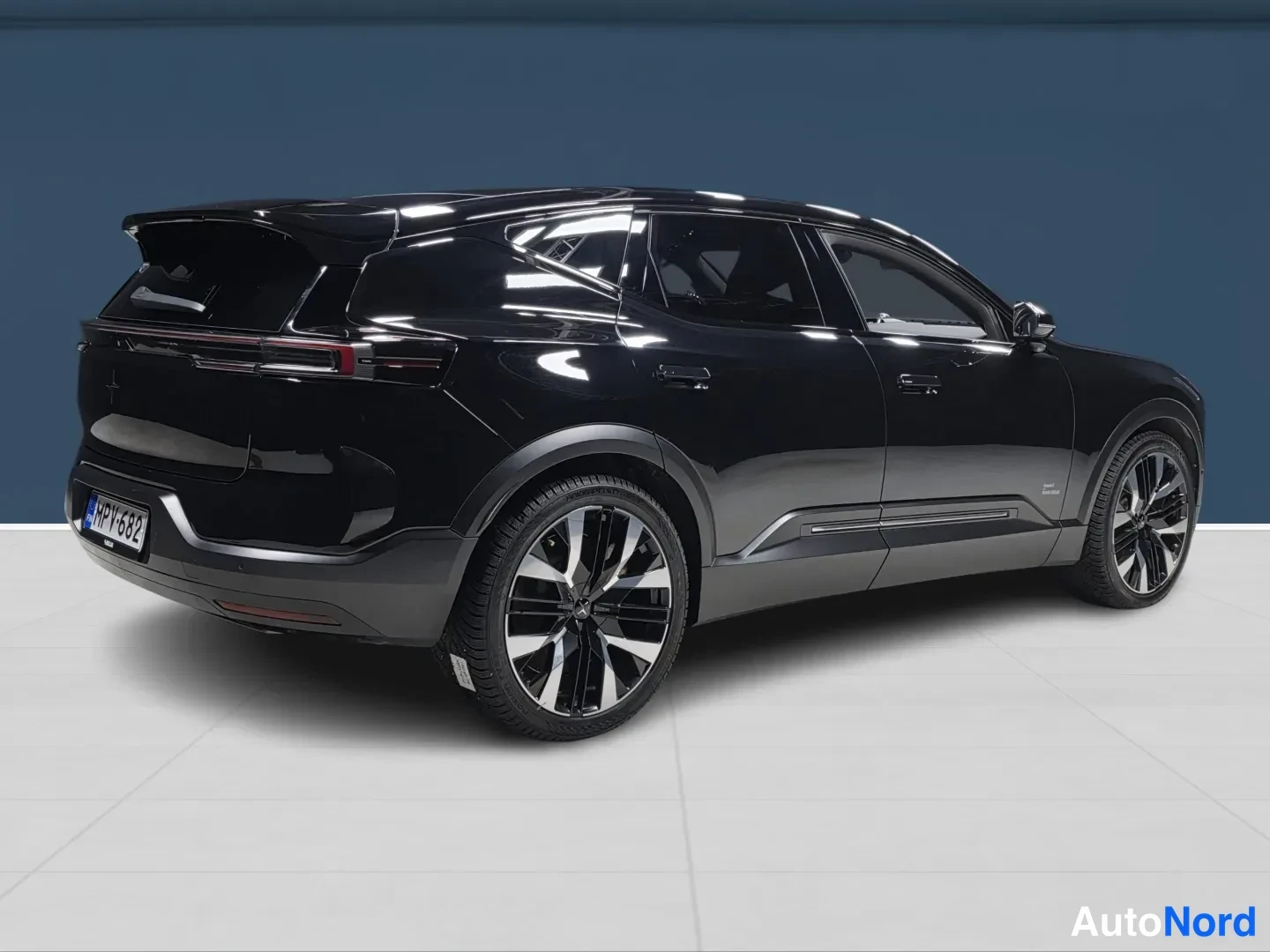 Musta Polestar 3 2024, takaviisto, kuva 6