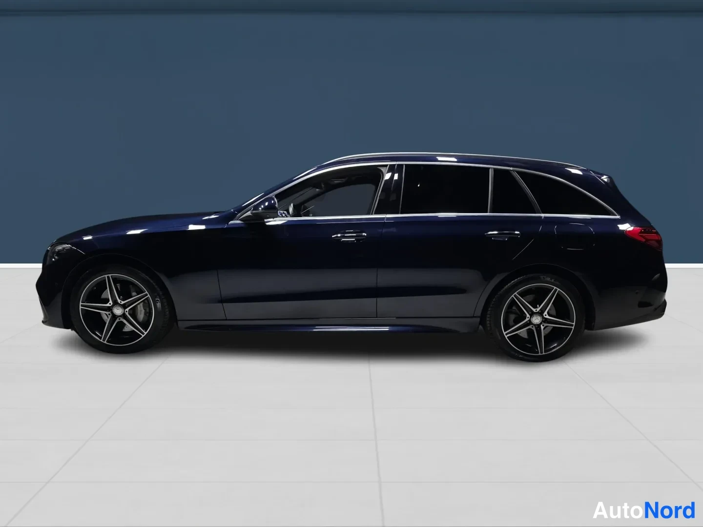 Sininen Mercedes-Benz C 2022, takaviisto, kuva 6