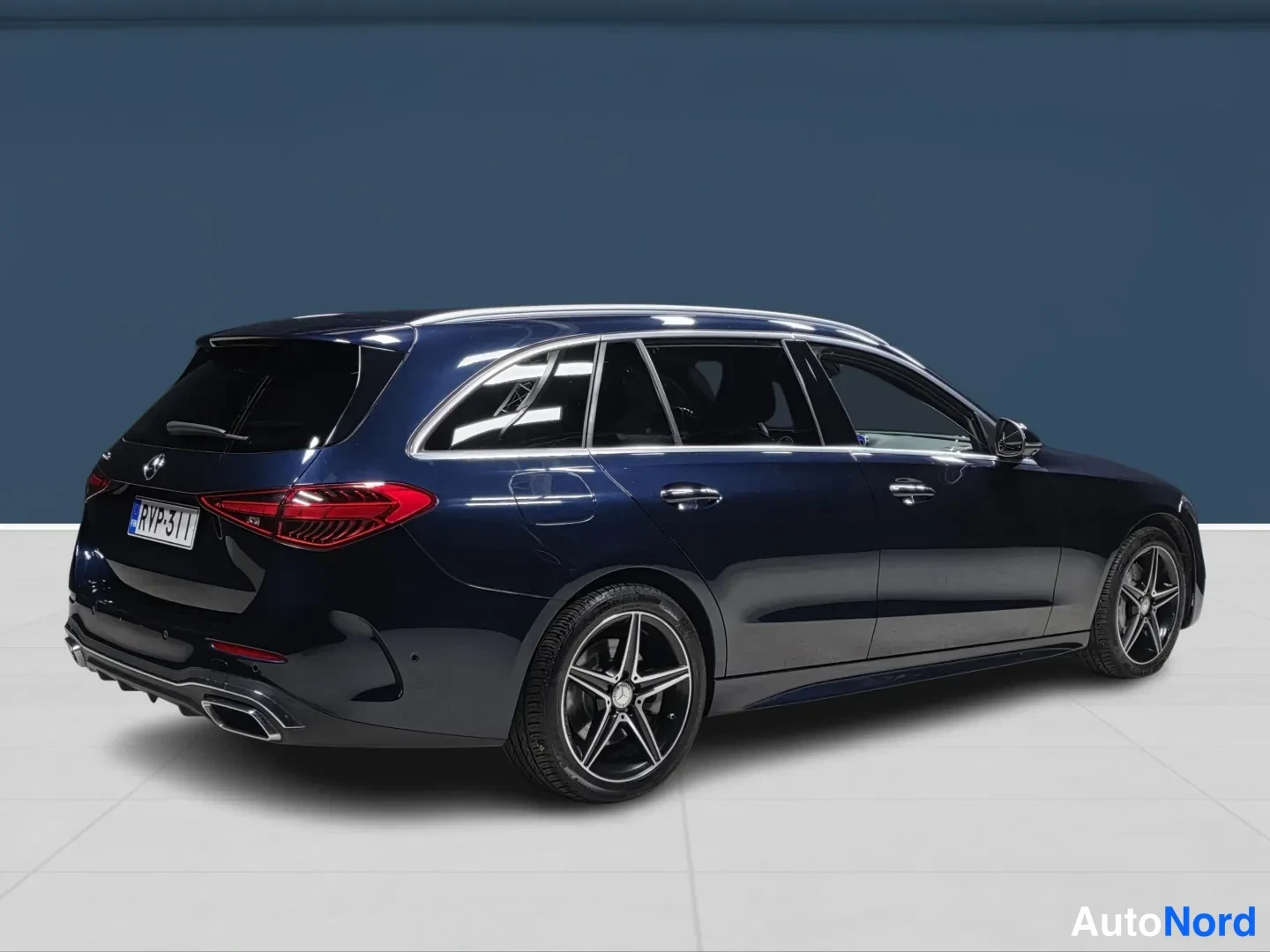 Sininen Mercedes-Benz C 2022, takaviisto, kuva 4