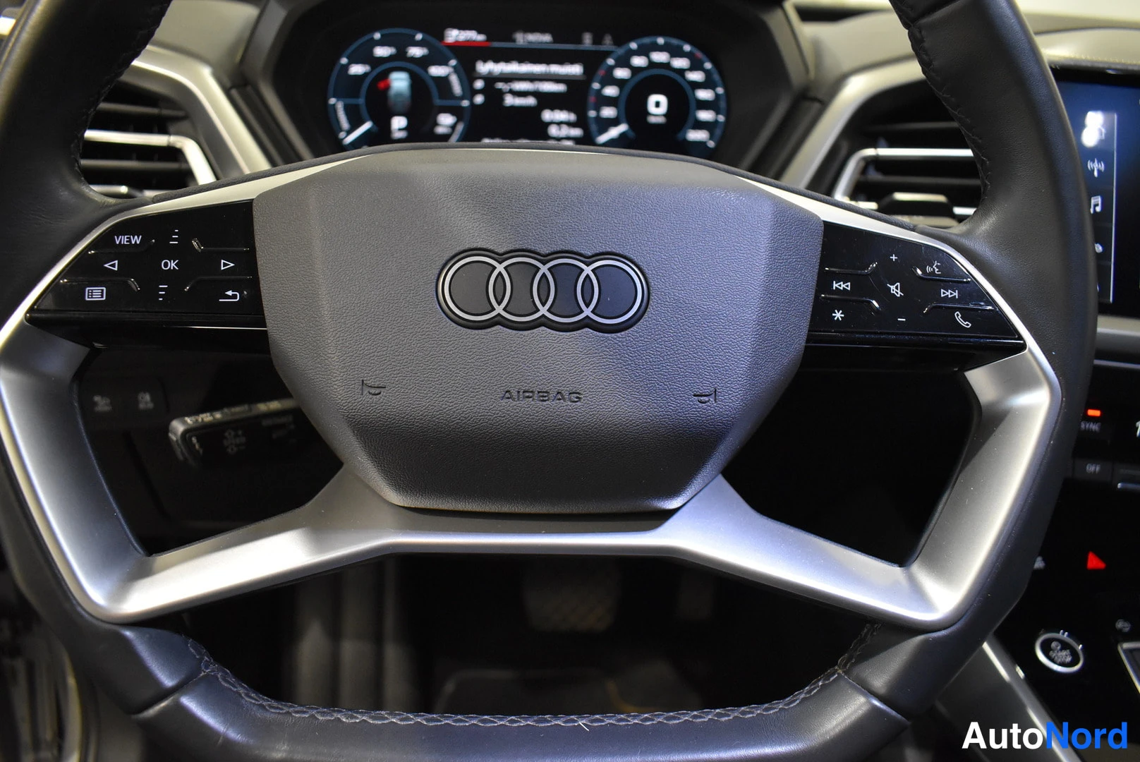 Grey Audi Q4 e-tron 2023, photo 12