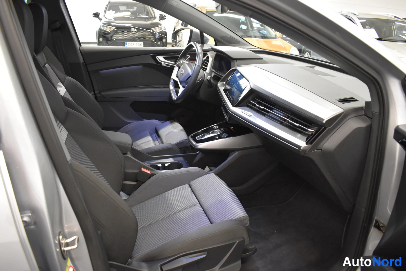 Grey Audi Q4 e-tron 2023, photo 8