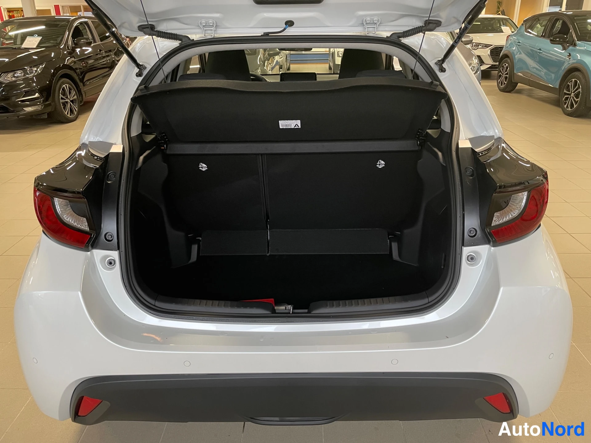 White Mazda Mazda2 Hybrid 2026, rear, photo 8