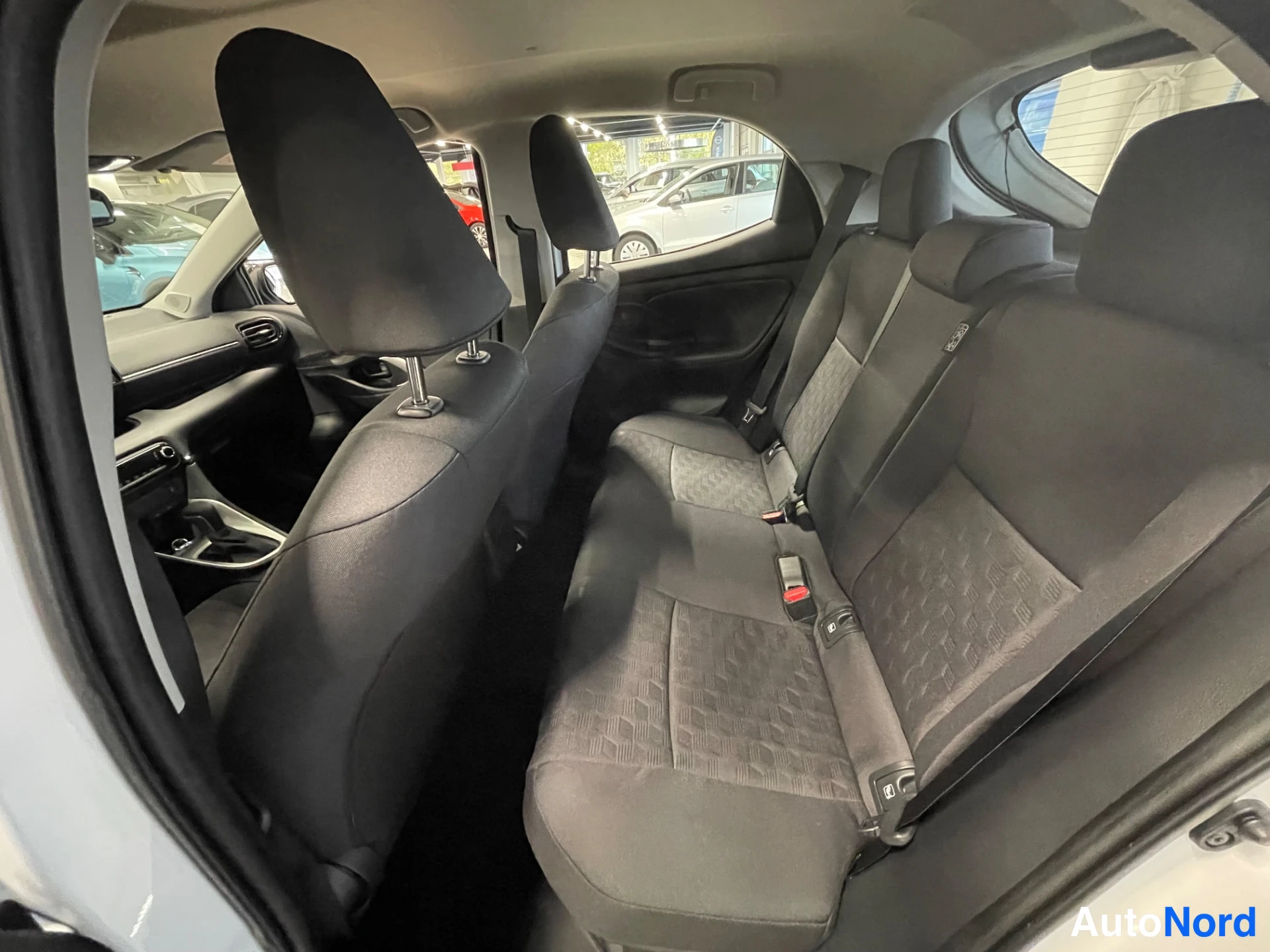 White Mazda Mazda2 Hybrid 2026, photo 11