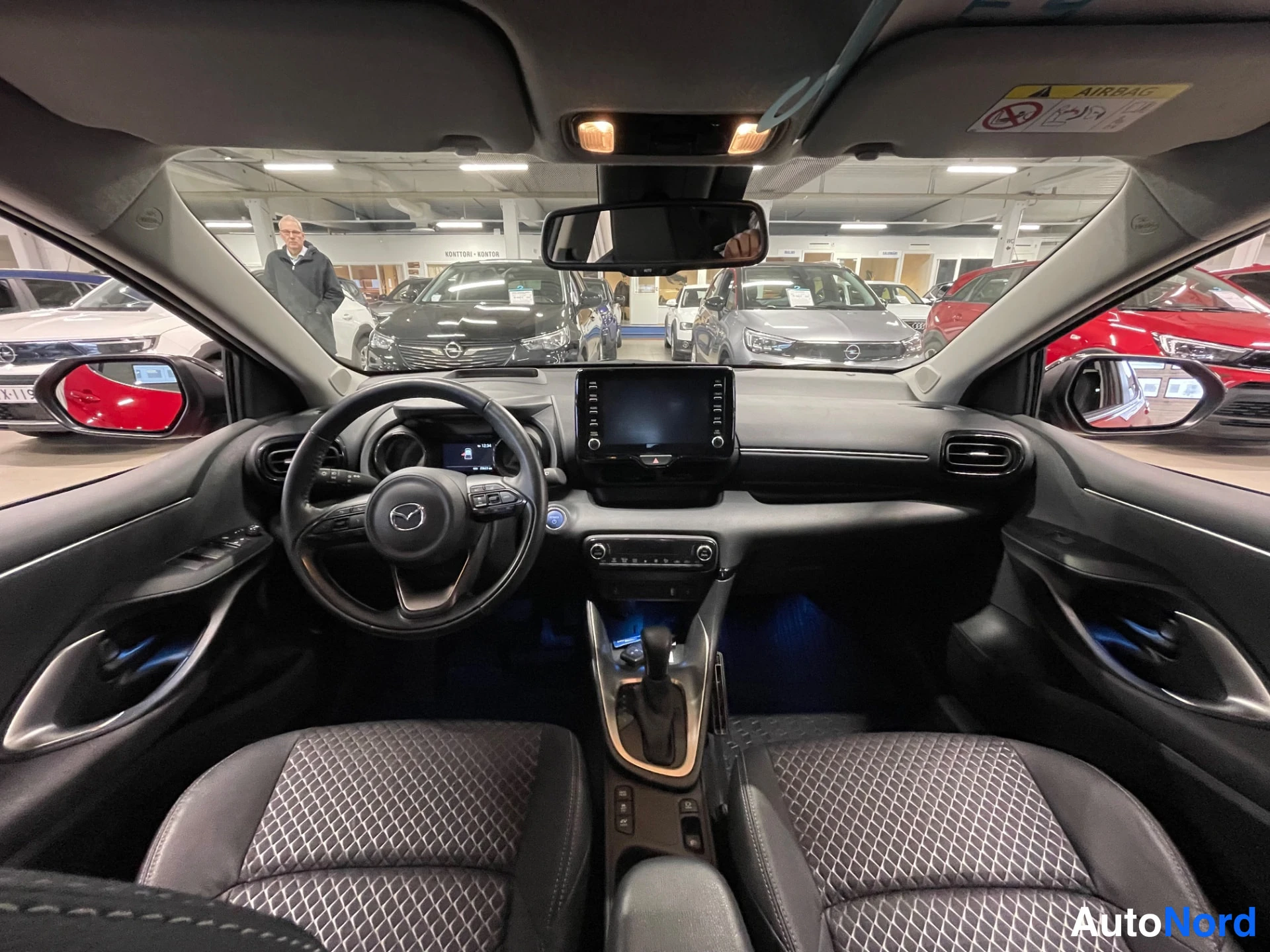 Red Mazda Mazda2 Hybrid 2023, detail, photo 10