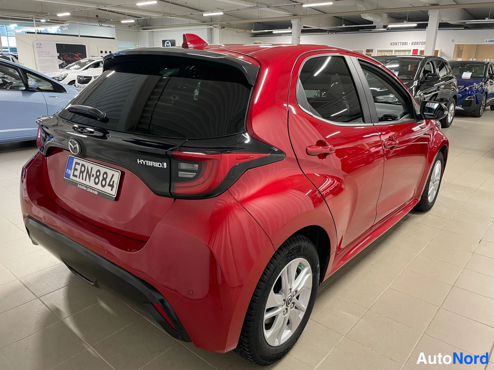Red Mazda Mazda2 Hybrid 2023, rear three-quarter, photo 7
