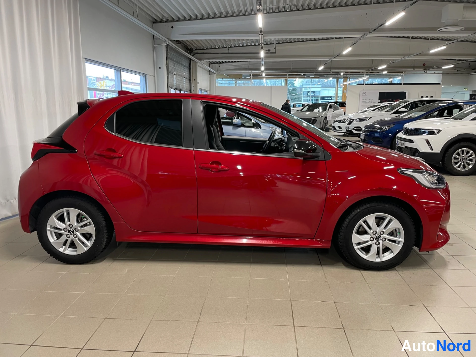 Red Mazda Mazda2 Hybrid 2023, side, photo 5