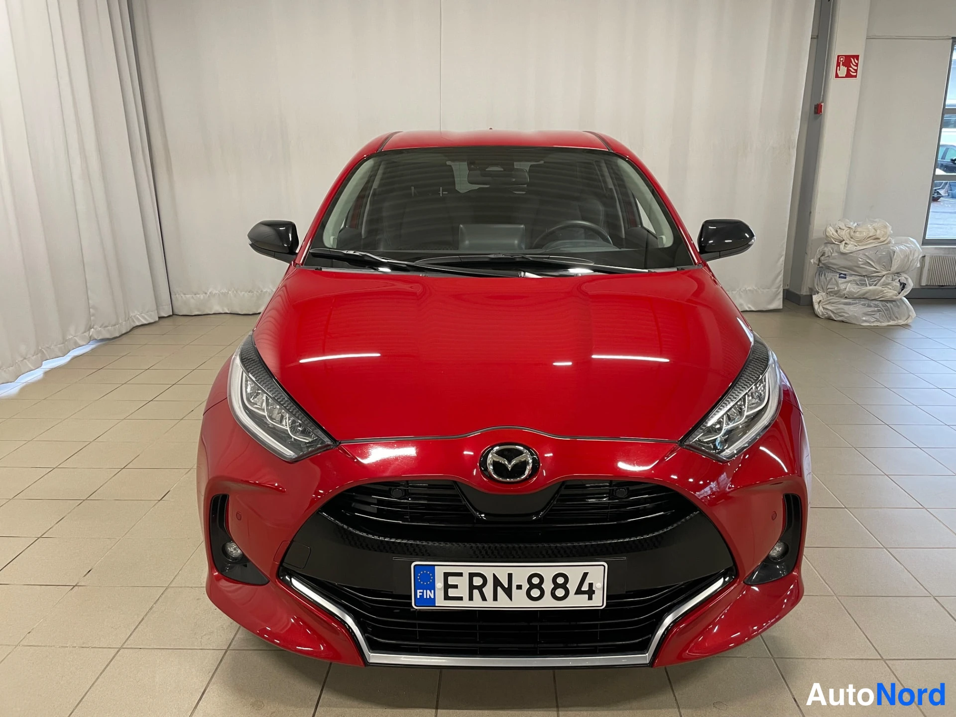 Red Mazda Mazda2 Hybrid 2023, front, photo 3