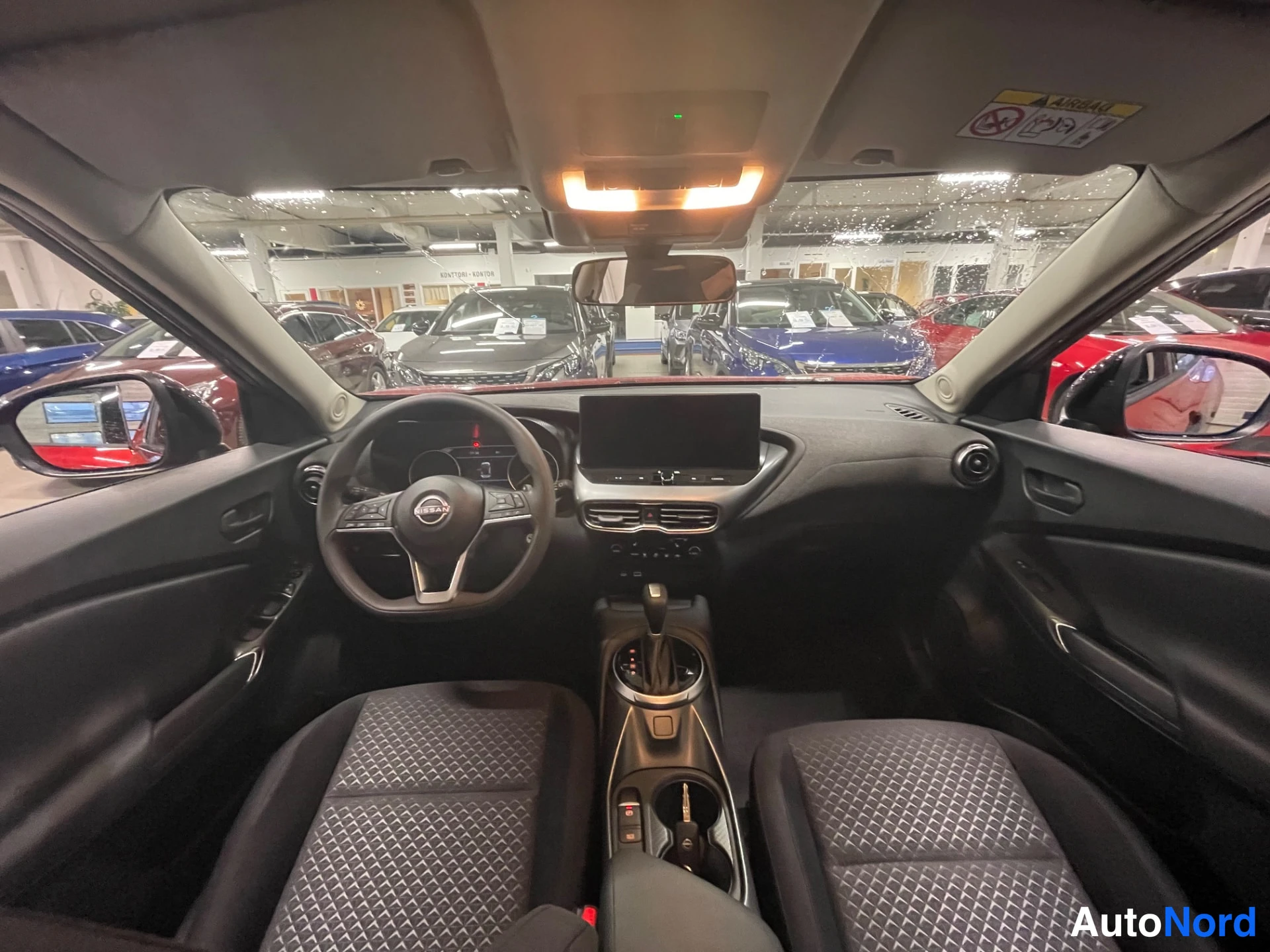 Red Nissan Juke 2026, photo 14