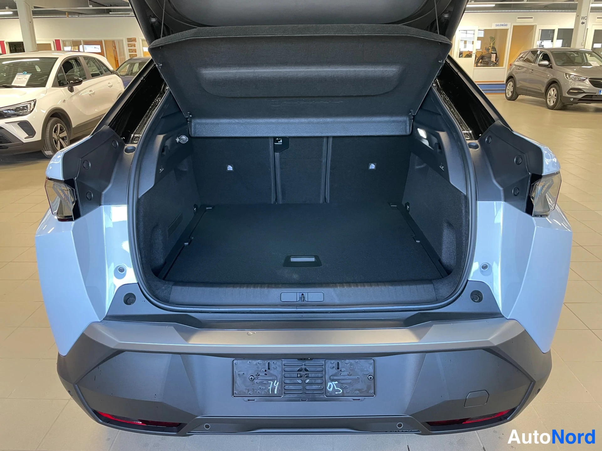 White Peugeot 3008 2026, rear, photo 8